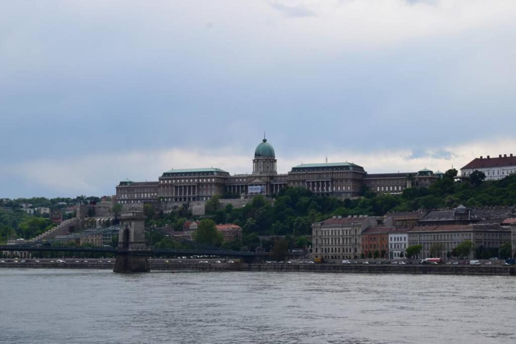 Cosy Apartment Just Next To Parliament Budapest Exterior foto